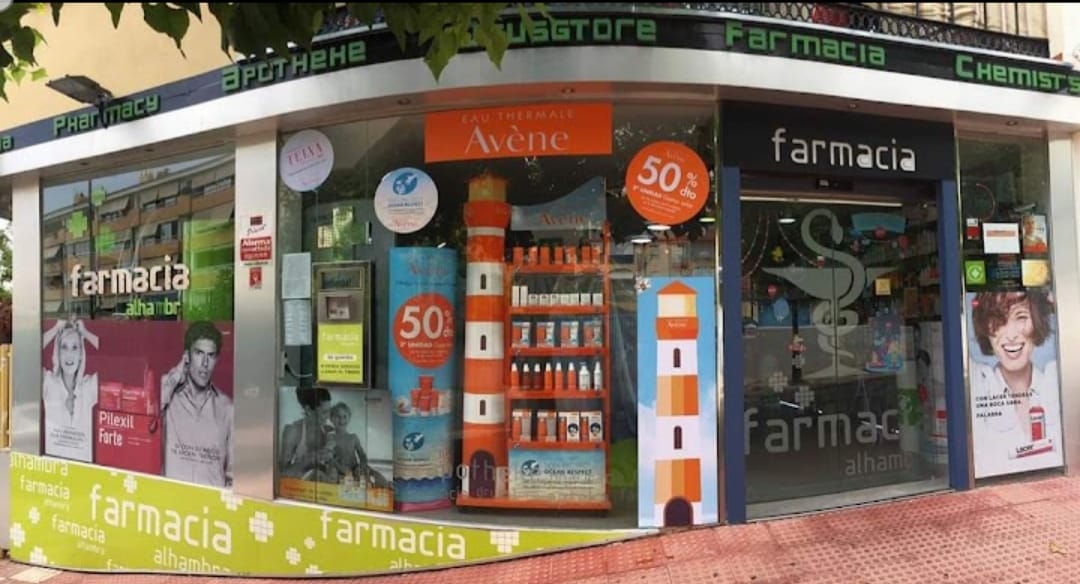 Fachada de la farmacia